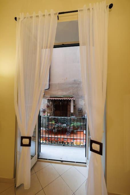 The San Gregorio Armeno Apartment By Houseinnaples Nápoles Exterior foto