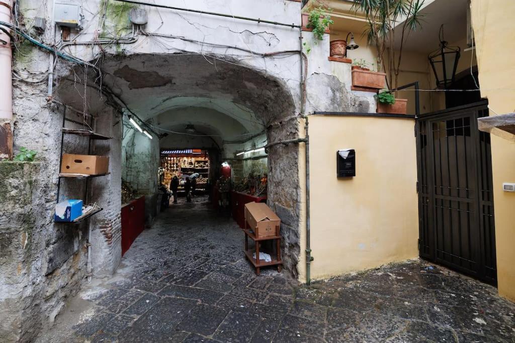 The San Gregorio Armeno Apartment By Houseinnaples Nápoles Exterior foto