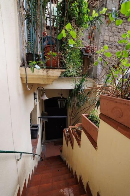 The San Gregorio Armeno Apartment By Houseinnaples Nápoles Exterior foto